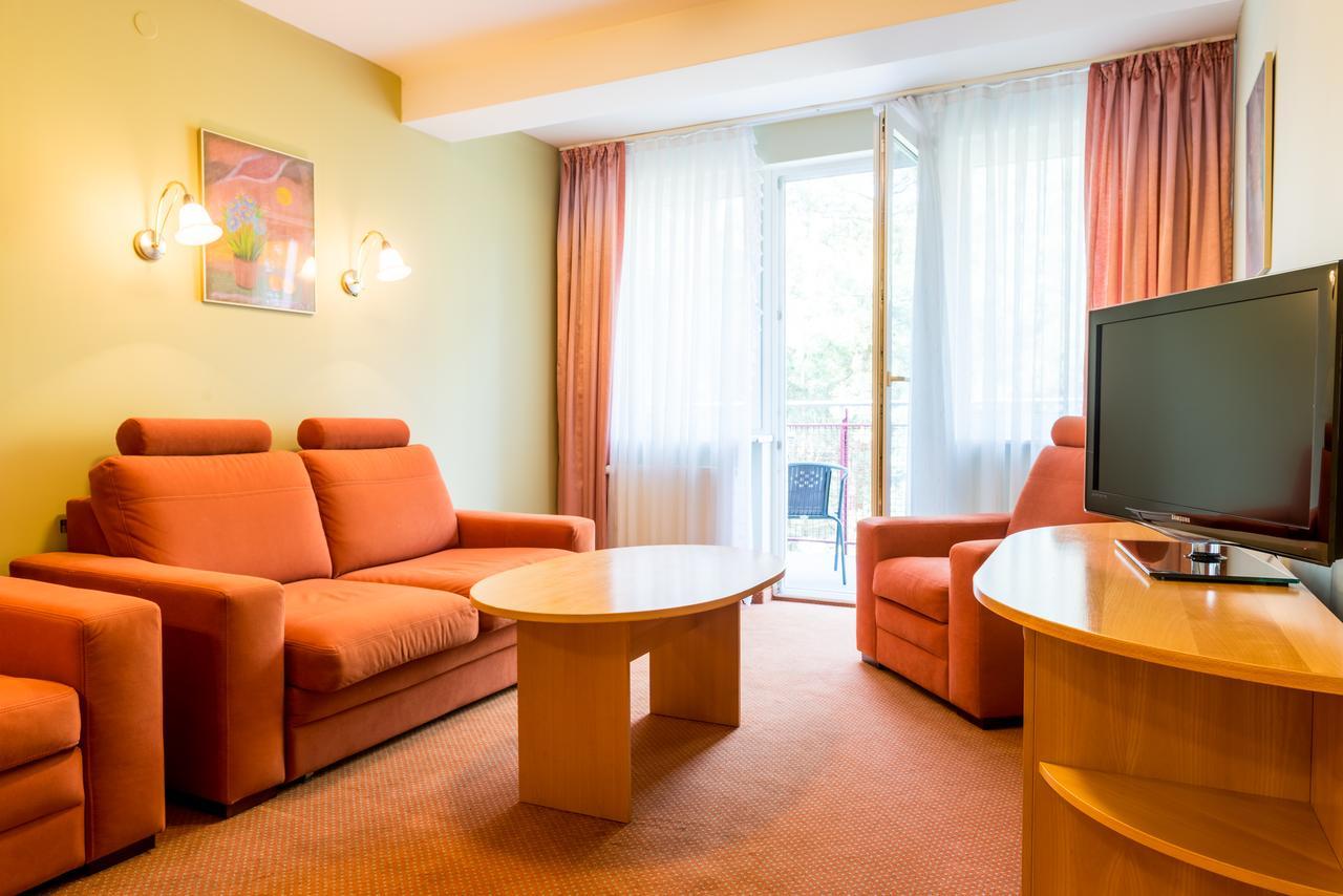Melodia Hotel Юрата Екстериор снимка